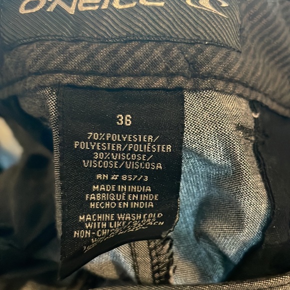Gray mens size 36 O’NEILL shorts barely worn - Picture 7 of 7